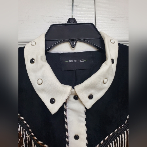 Free the Roses Western Fringe Jacket NEW - Picture 3 of 9